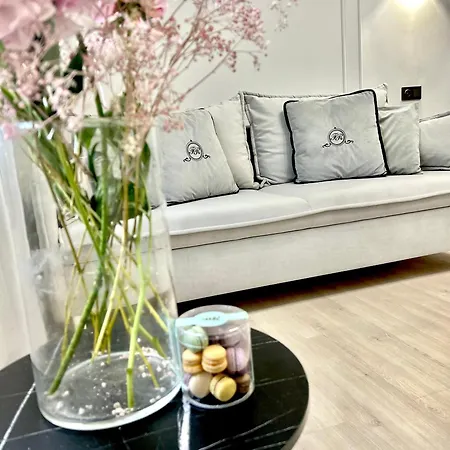 Family Boutique 4 *