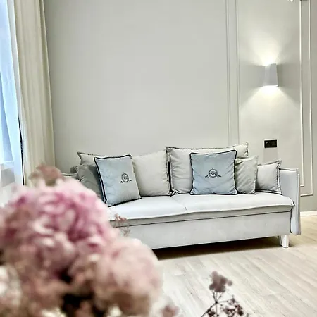 Family Boutique 4 * Львів
